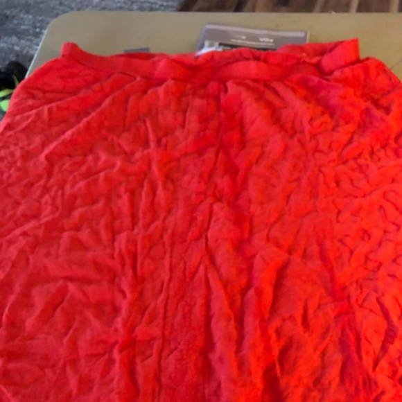 Maxi - Picture 2 of 5